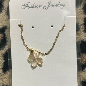 Gold Flower Pendant Necklace